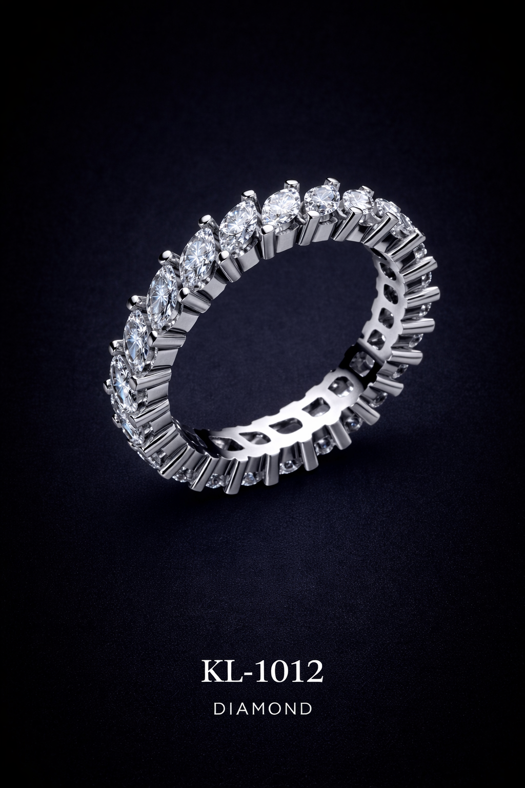 NOBLIS — Eternity Ring 30. Bijuterie lucrată manual în Chișinău, finisaj premium, livrare în toată Moldova.